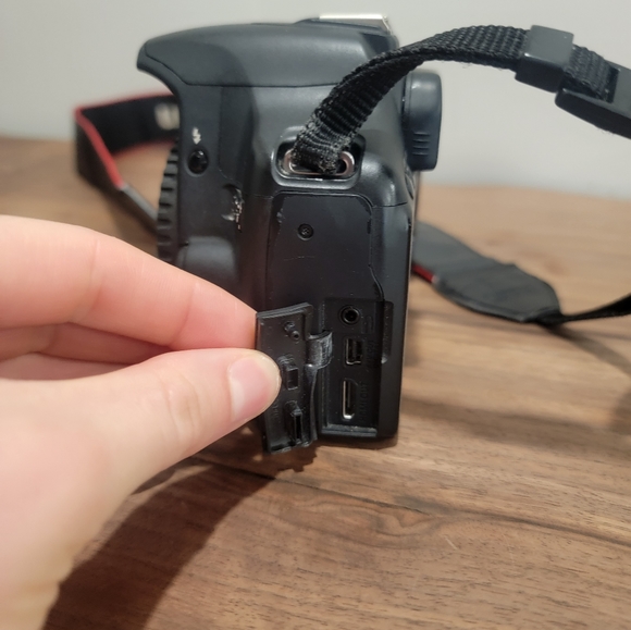 Canon Camera EOS Rebel T1 bundle - Picture 2 of 6